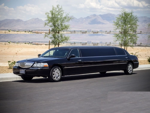 lincoln stretch limousine webp 1